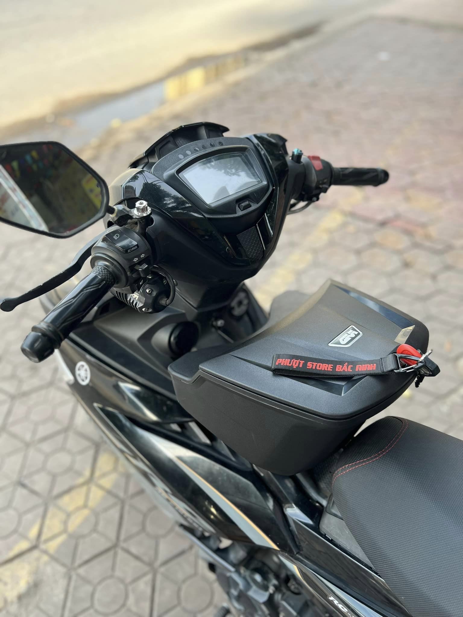 Thùng Giữa GIVI G11N 11L